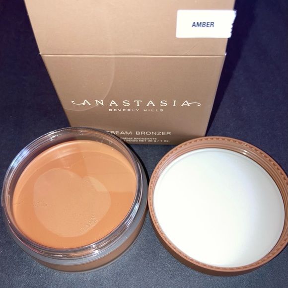 Anastasia Beverly Hills Cream Bronzer in Amber - Picture 3 of 3